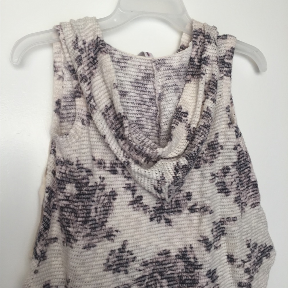 Super cute crop top with hood!